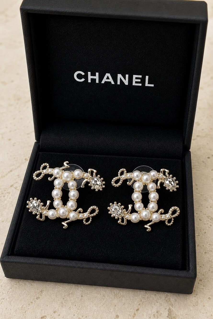 CHANEL Classic Parisian Earrings Style 20 | New with Box - Picture 3 of 9